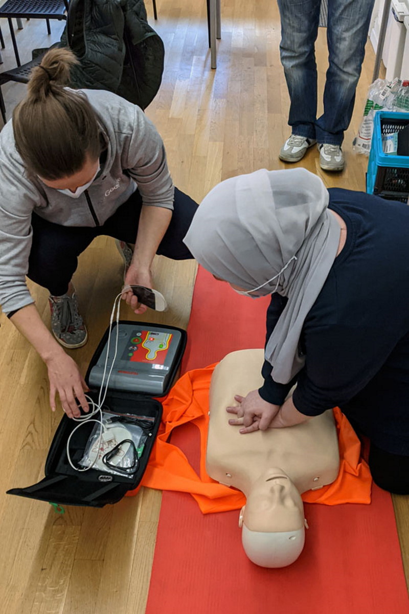 First aid courses demonstration